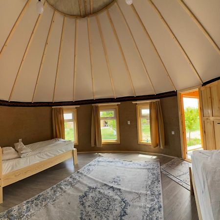 מלון Bokonbayevo Bosogo Yurt Camp מראה חיצוני תמונה